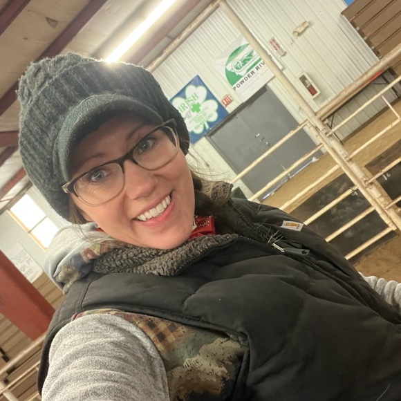 Meet your Posher, Amber - Picture 2 of 4